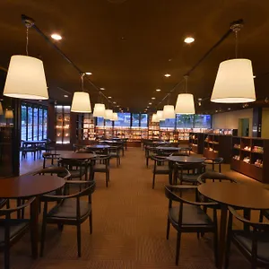 酒店 嵯峨岚山比纳里奥酒店 ****